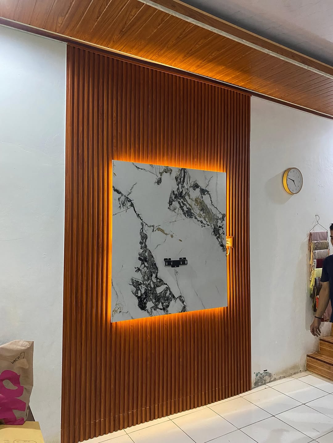 Wallpanel LED dan backdrop marmer project Furnilio
